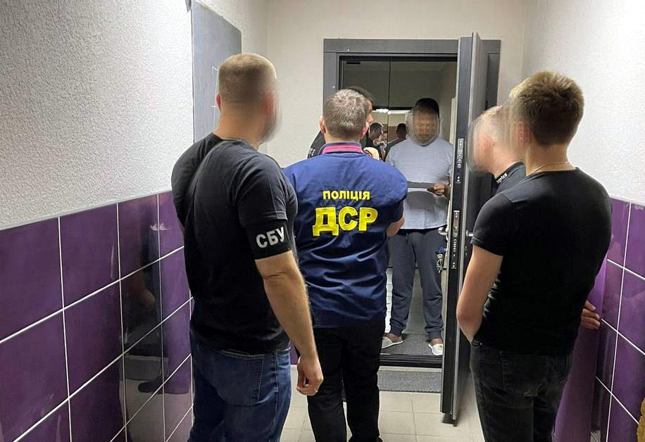 Сприяли незаконному переправленню іноземців в Україну: на Рівненщині троє фігурантів постануть перед судом