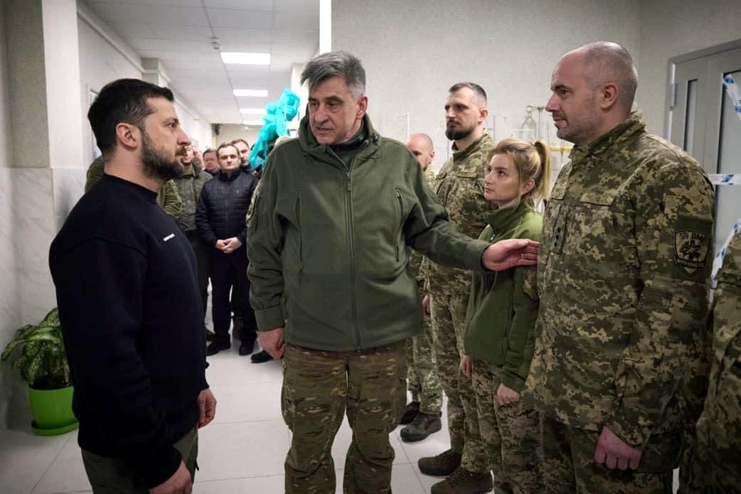 Президент вручає нагороди лікарям з Рівненщини