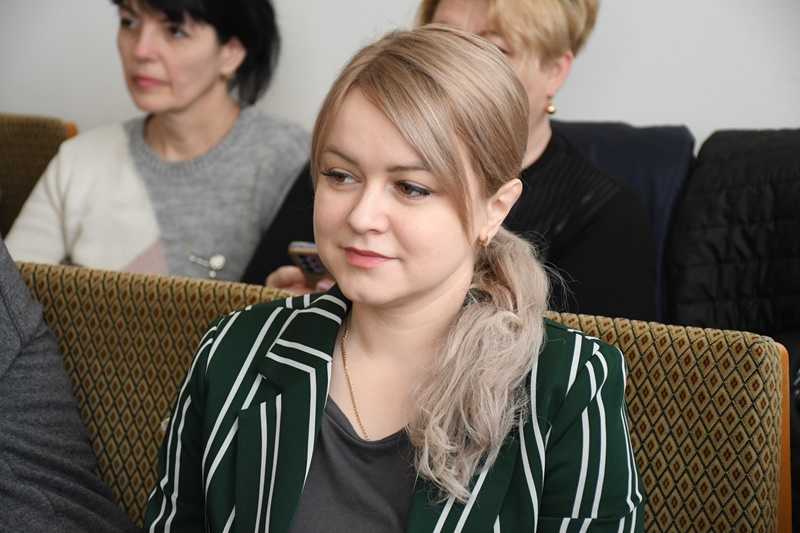 Олена Бобровська