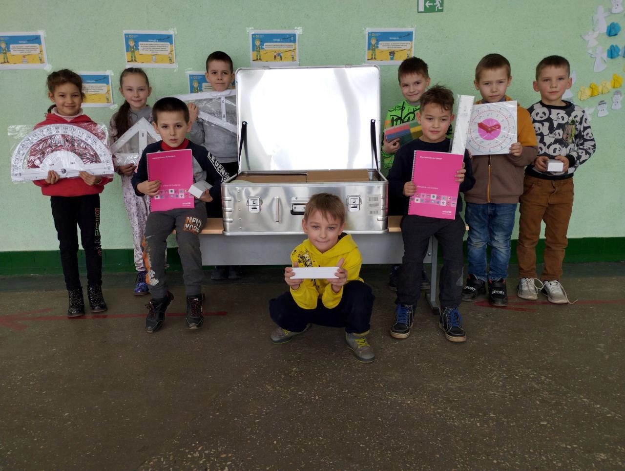 Школа в коробці