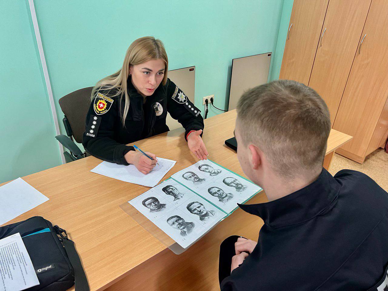 Працюють поліцейські психологи