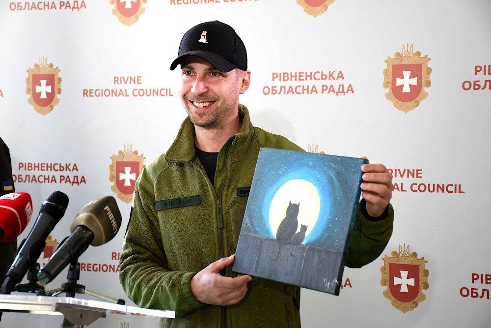 У Рівненській обласній раді відбулася виставка “Мистецтво Нескорених”