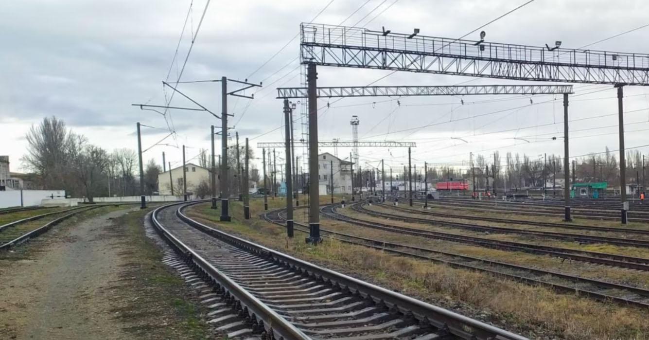 Вибухи у Джанкої серйозно пошкодили вузлову станцію – ОК “Південь”