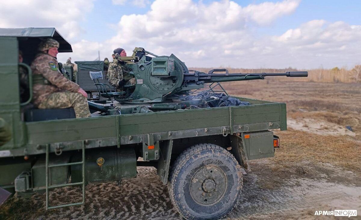 На Рівненщині воїни-зенітники ТрО тренуються знищувати ворожі цілі