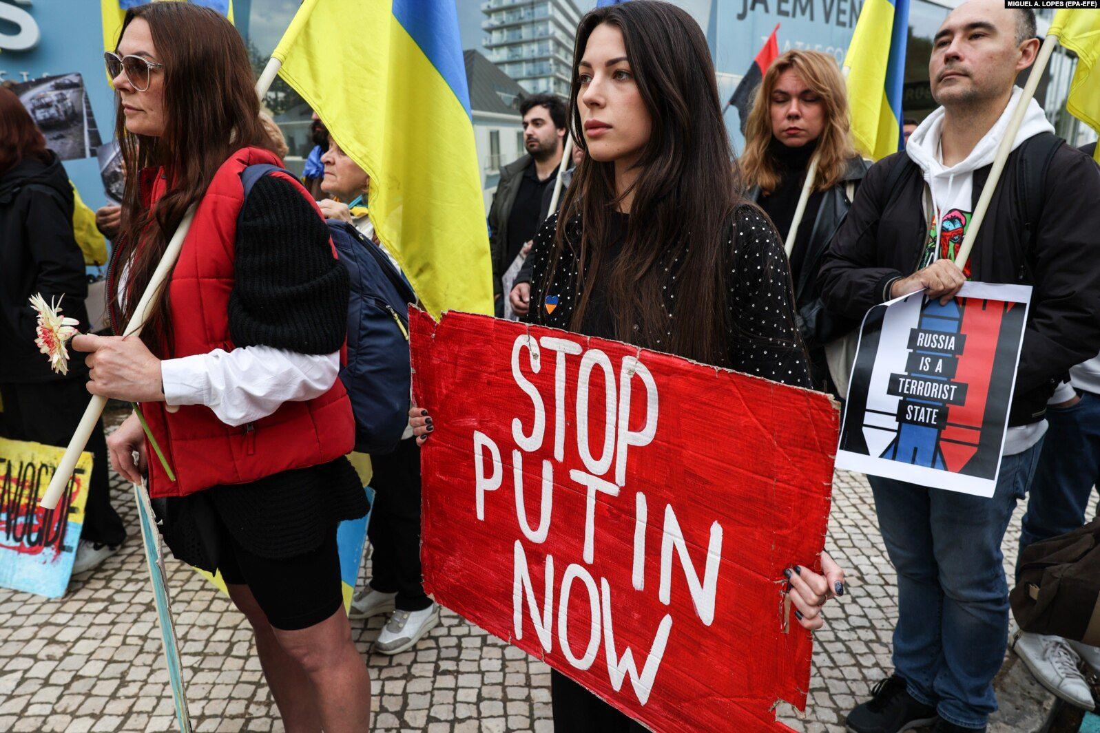 Українці в Лісабоні протестували проти візиту президента Бразилії через його позицію щодо війни