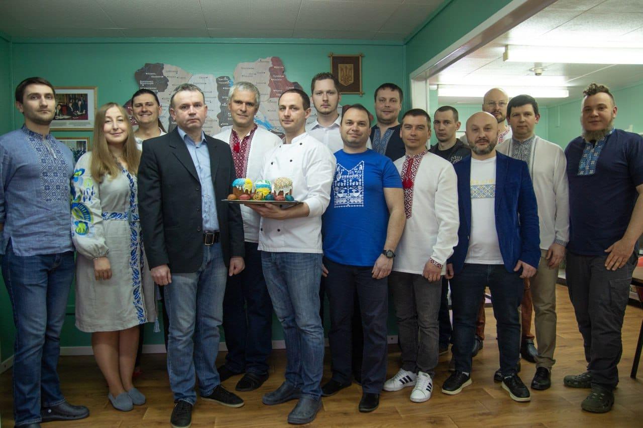 Антарктичні писанки та унікальні пасочки: Великдень на &#8220;Вернадському&#8221;