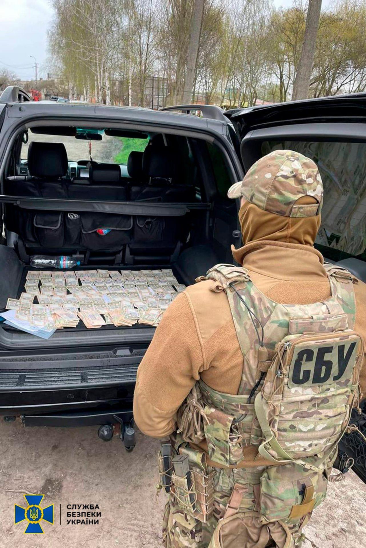 Вимагав майже мільйон гривень за приватизацію комунального майна