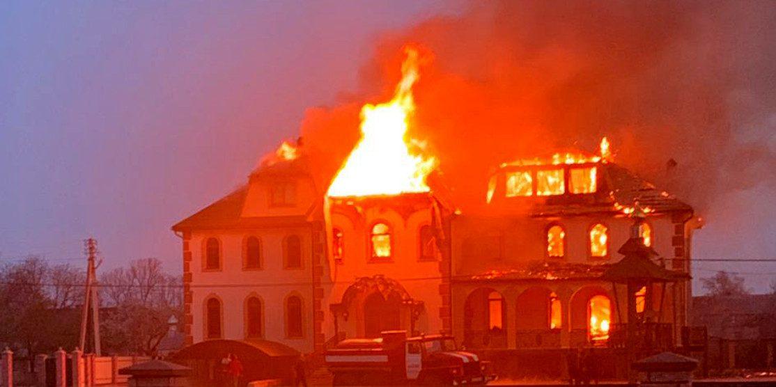 Палаючий храм Іова Почаївського