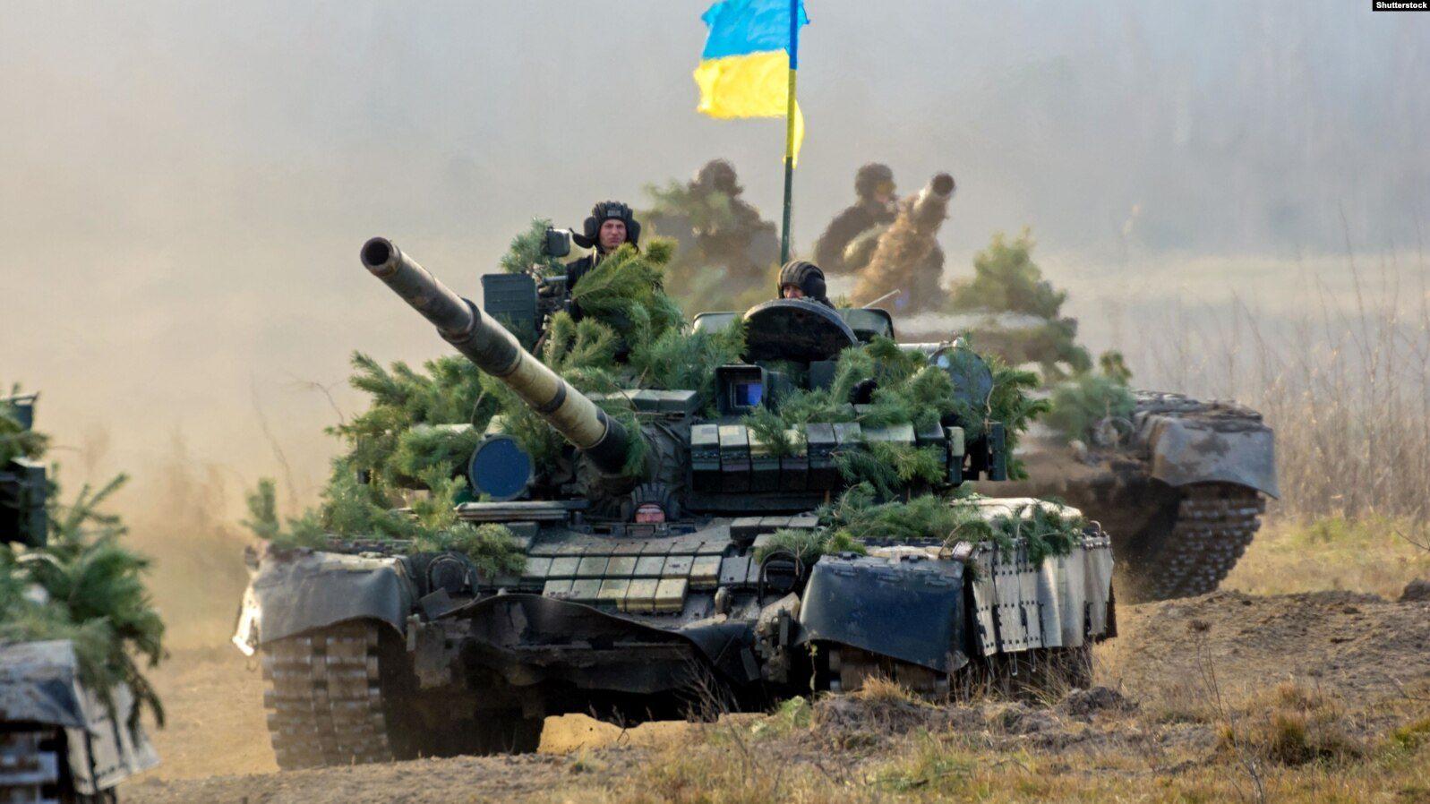 Танк з українським прапором