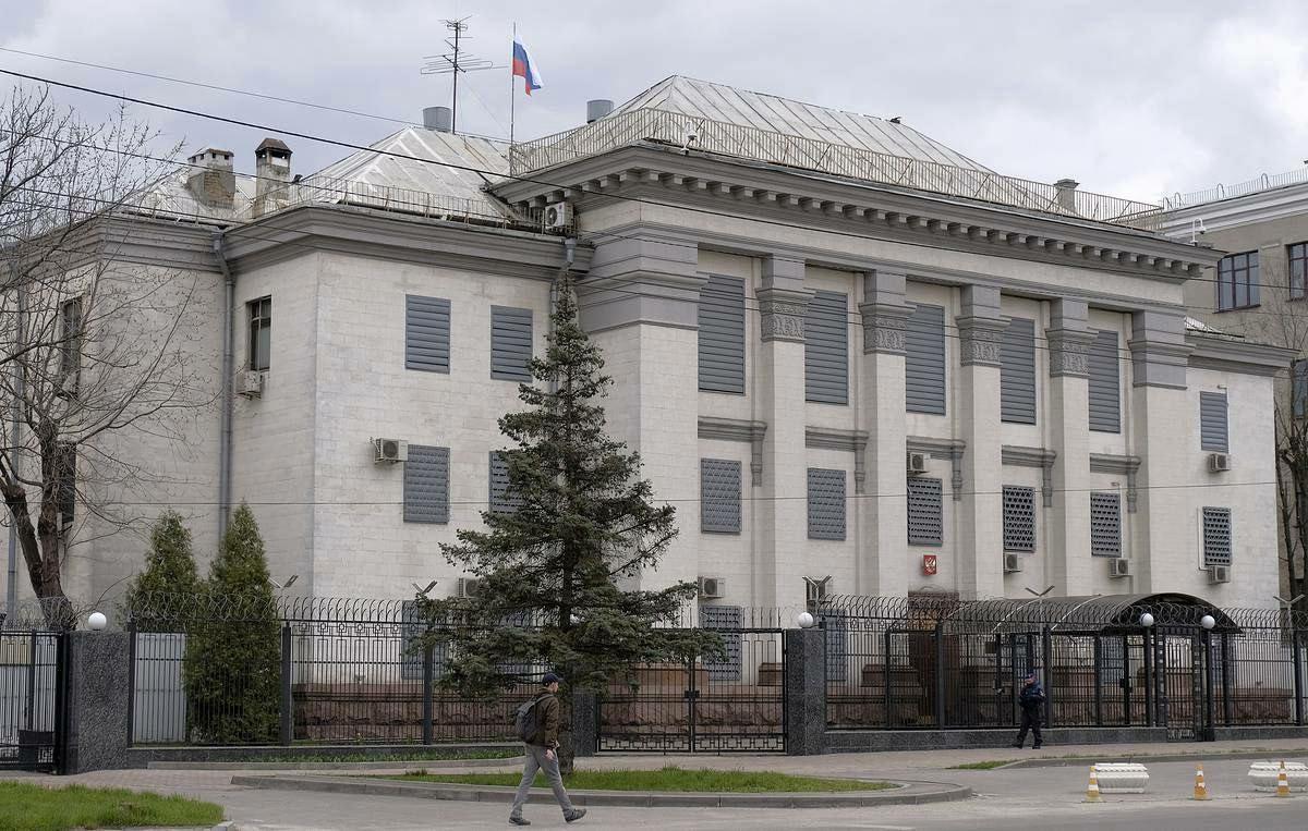 Київ розірве договір оренди землі, на якій розташоване посольство росії