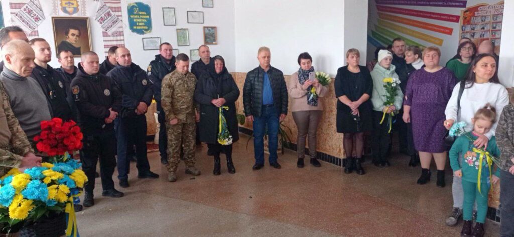 Меморіальну дошку загиблому спецпризначенцю відкрили у Рівненському районі2