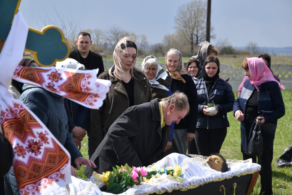На Рівненщині попрощалися із двома Героями
