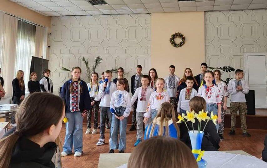 В Рівному на акції «Великодній дзвін» плакали всі – і дорослі, і діти