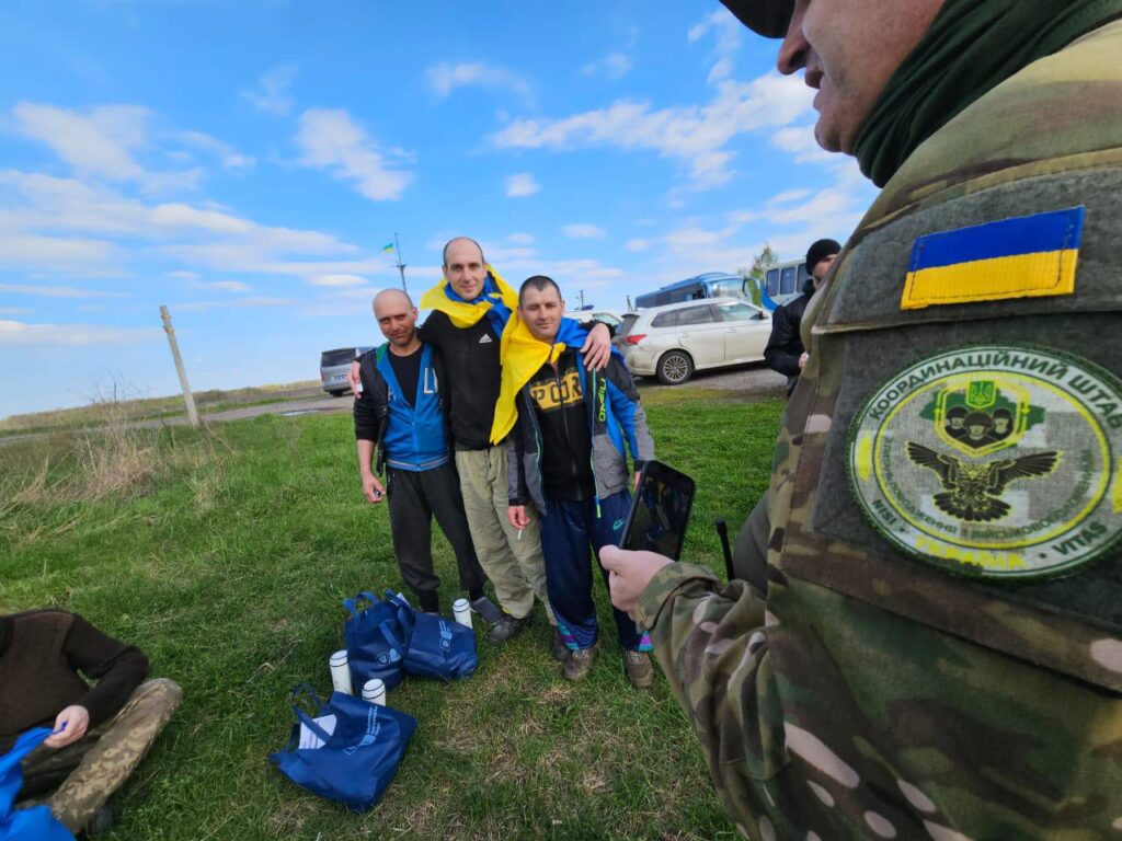 Україна повернула 42 захисників та 2 цивільних