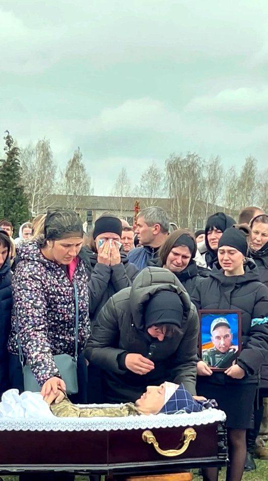 У Сарнах поховали ще одного Героя
