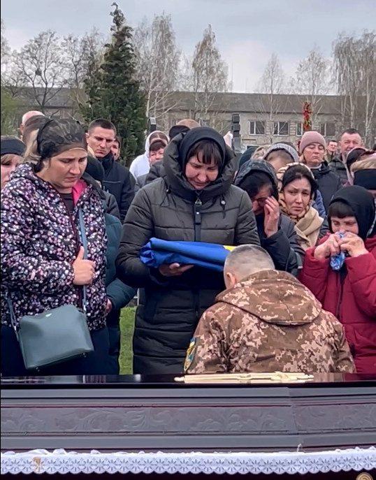 У Сарнах поховали ще одного Героя