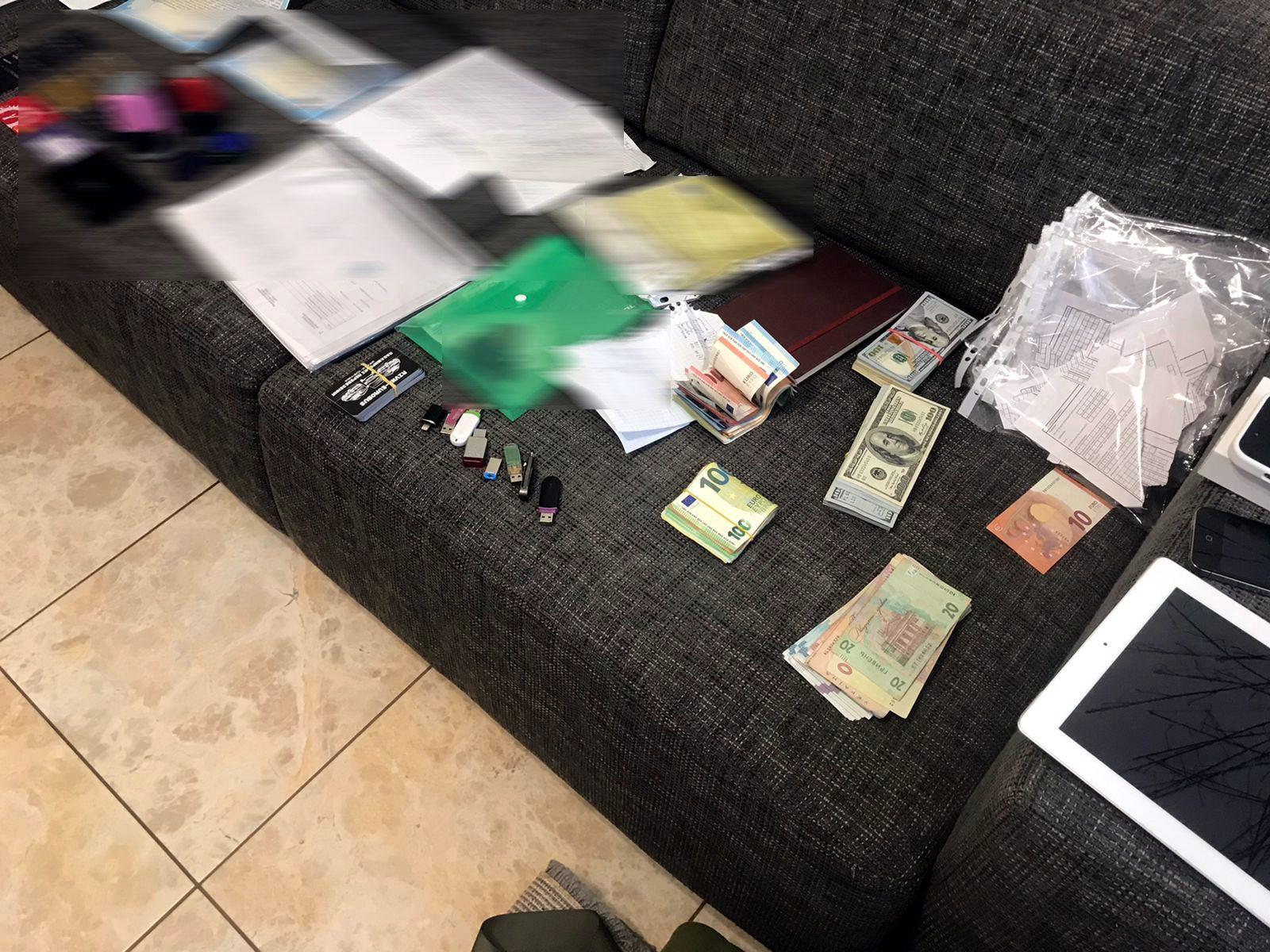 Правоохоронці перекрили канал незаконного переправлення через кордон чоловіків, які підлягають мобілізації