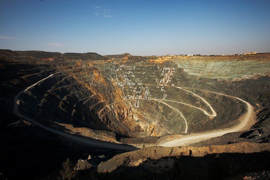 рф захопила 740 українських родовищ корисних копалин Родовище