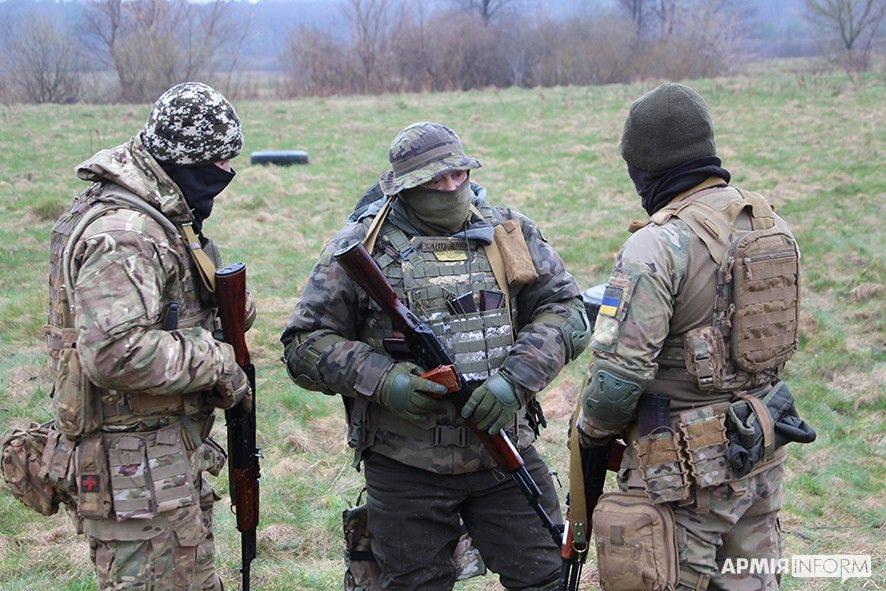 На Рівненщині підрозділи ЗСУ відпрацьовують тактику дій малих груп