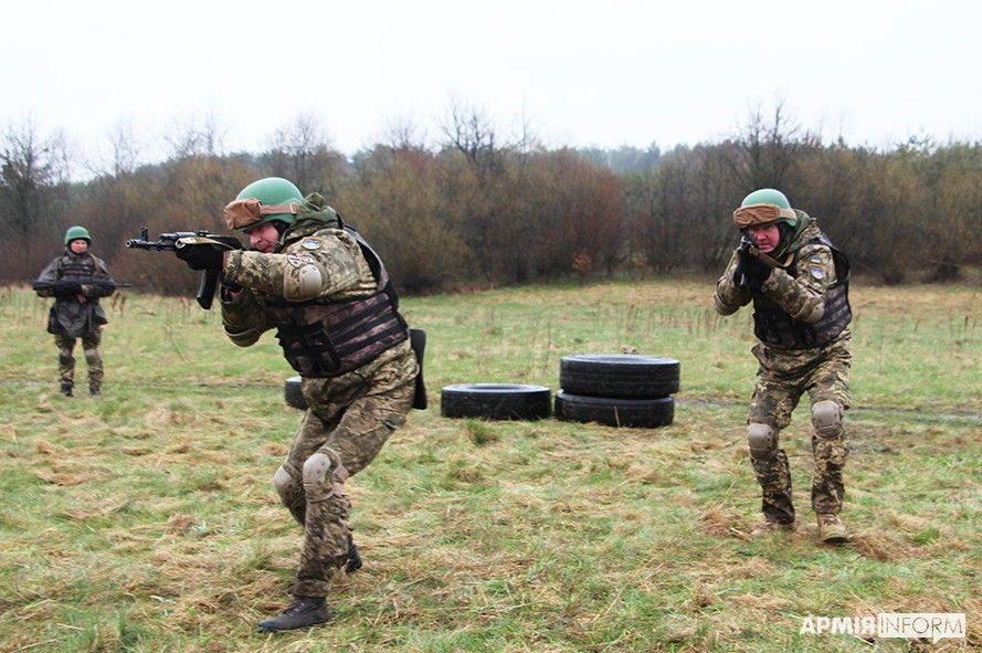 На Рівненщині підрозділи ЗСУ відпрацьовують тактику дій малих груп