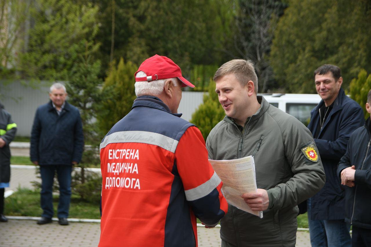 Ще чотири автомобілі швидкої допомоги