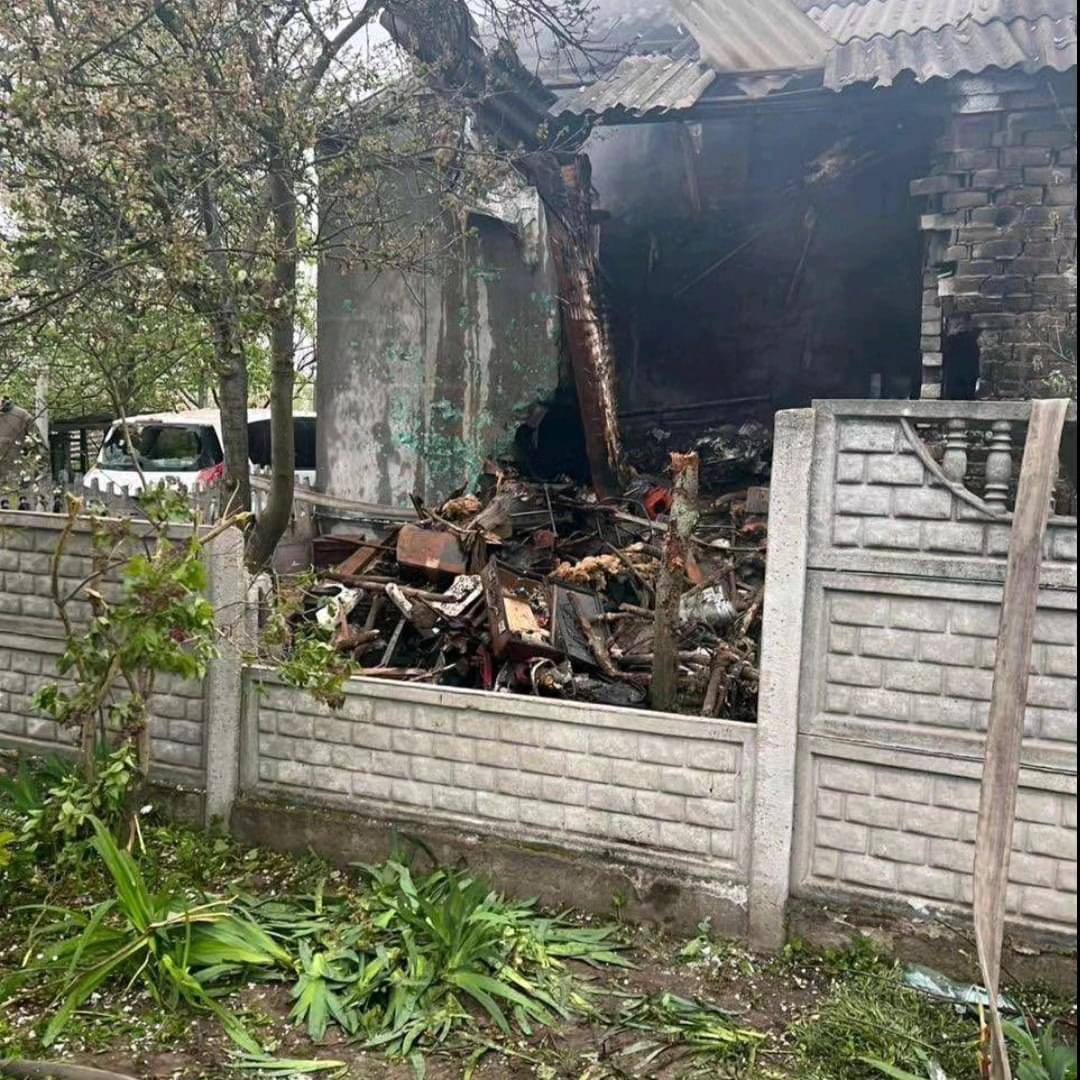 Внаслідок нічного обстрілу Дніпра загинула мама з дитиною, також є постраждалі