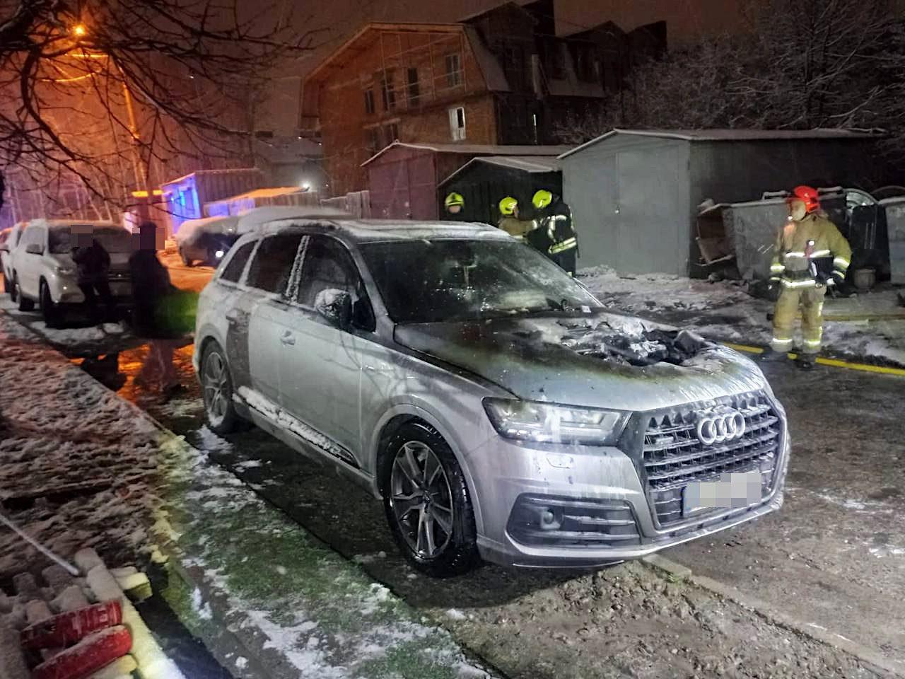 У Рівному слідчі відкрили кримінальне провадження за фактом підпалу кросовера