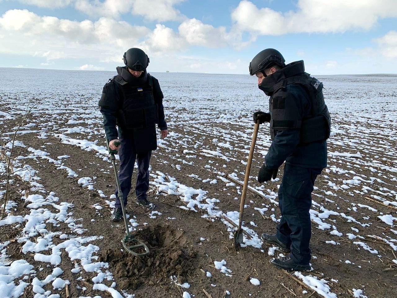 Біля с. Дерев&#8217;яне піротехніки знищили снаряди часів Другої світової війни
