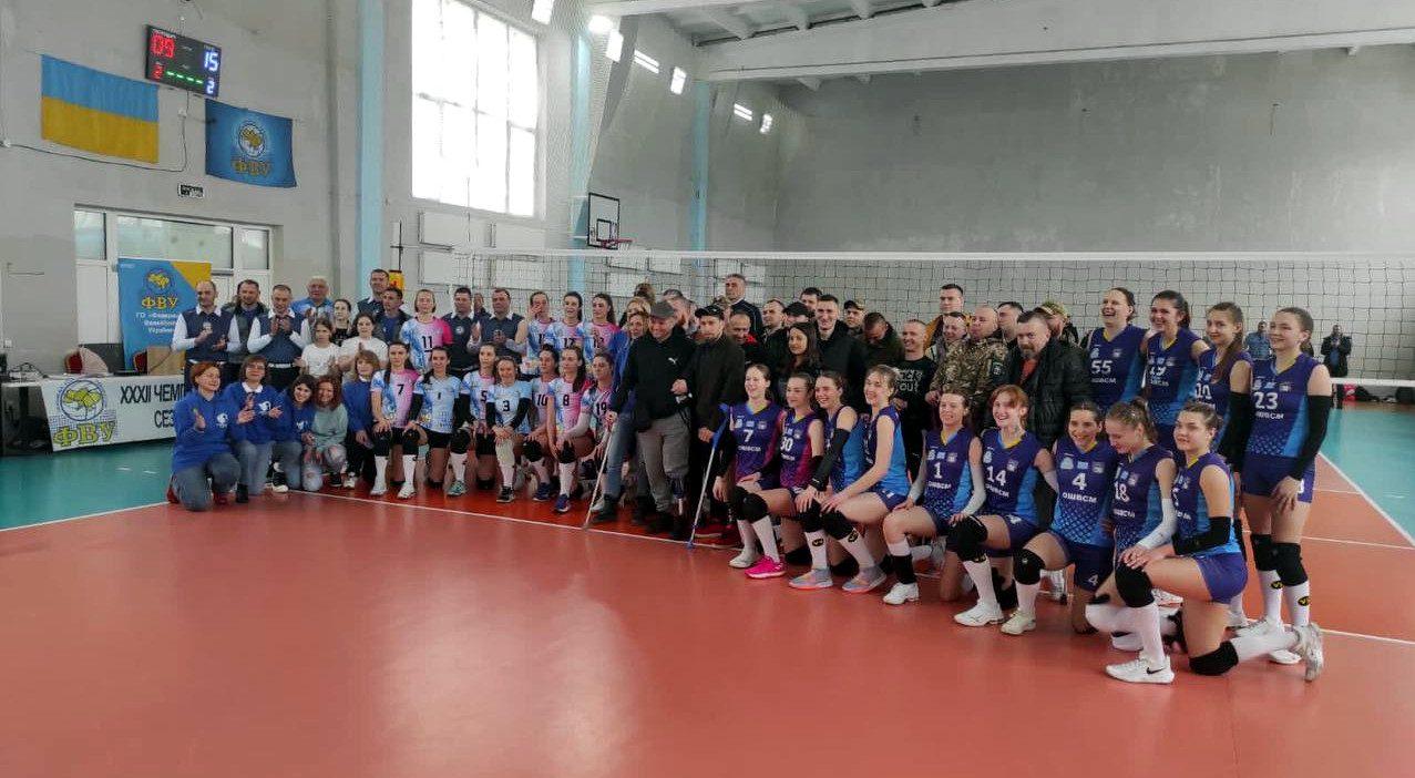 Жіноча команда клубу «Регіна-МЕГУ-ОШВСМ-КЛІСП».