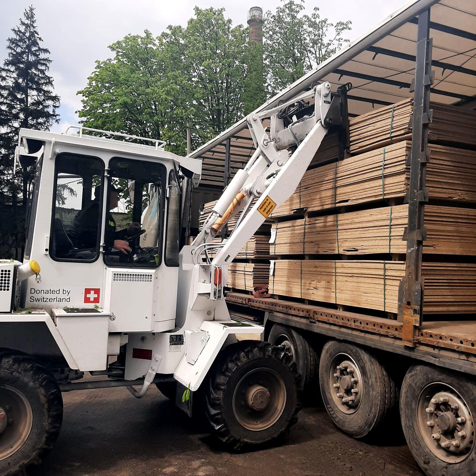 Понад 700 ДСП плит поїхало з Рівненщини на Запоріжжя