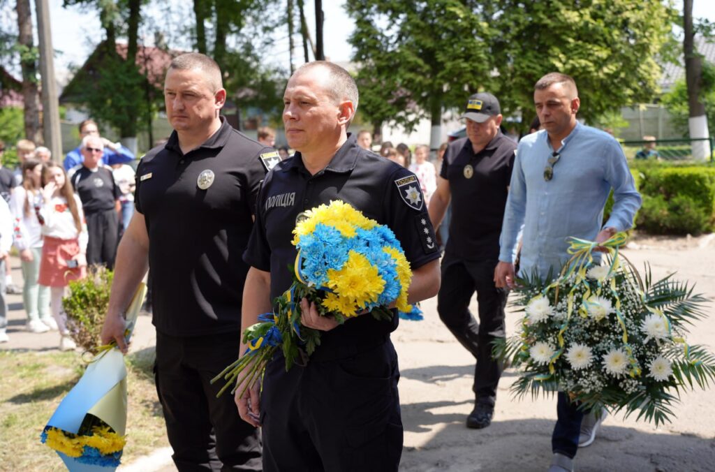 Memorialna_doshka_Oleksandr_Koziura_02