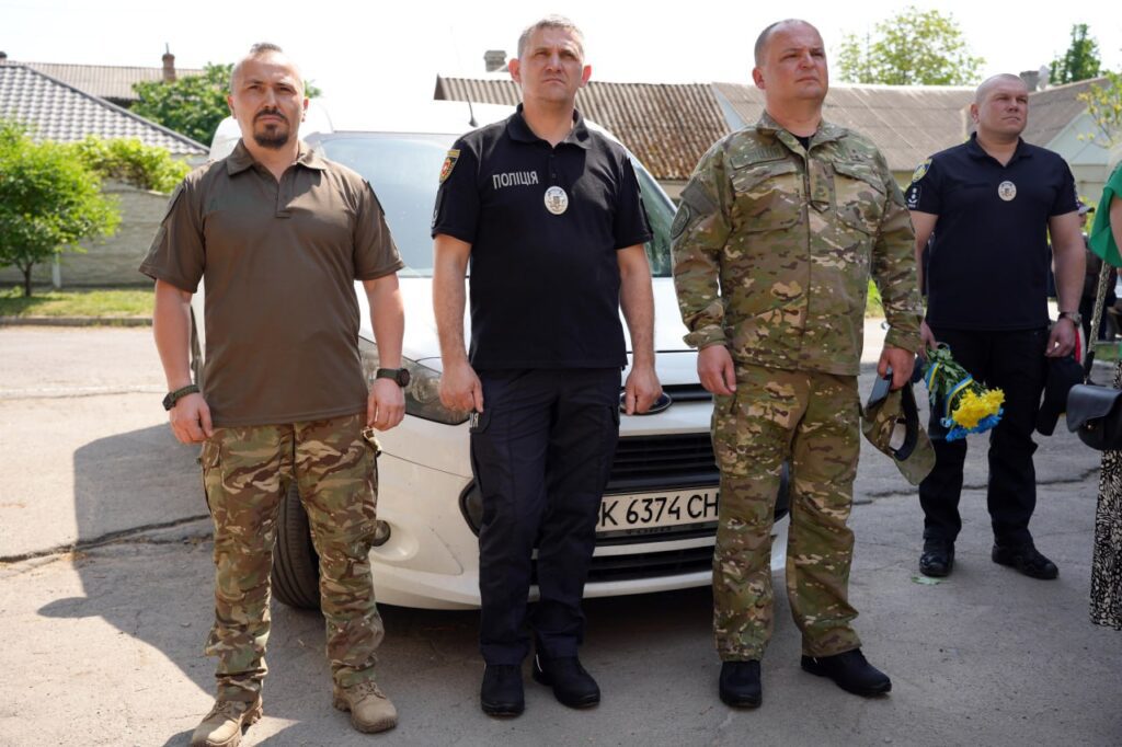 Memorialna_doshka_Oleksandr_Koziura_05