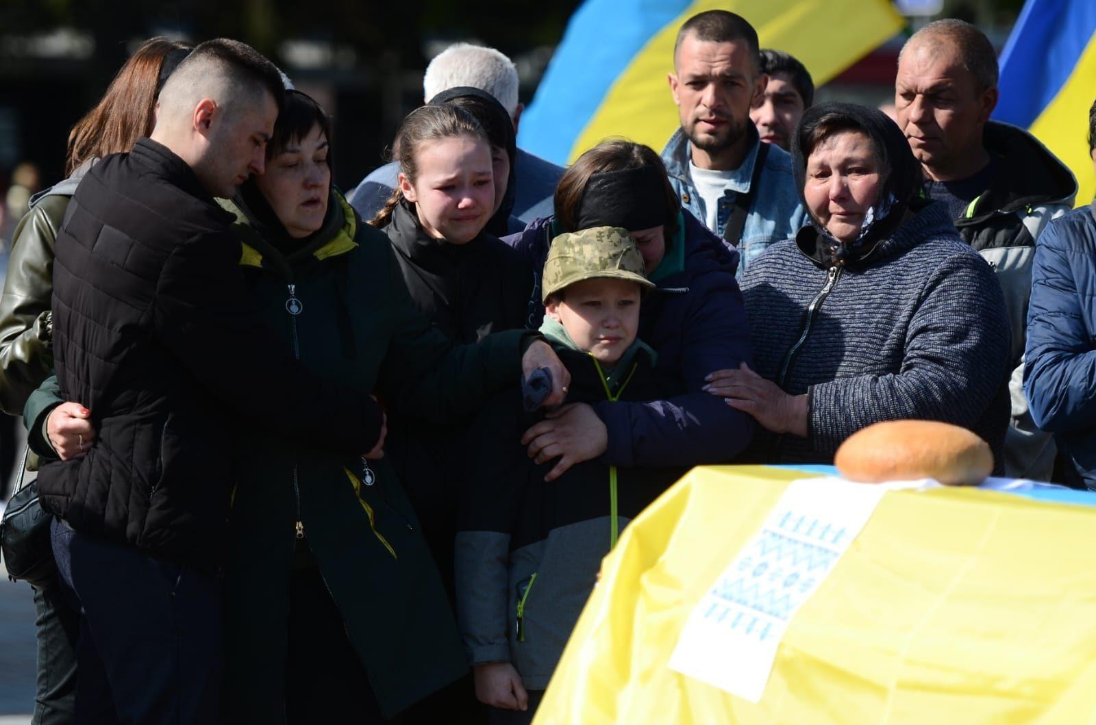 Сьогодні у Рівному попрощались з Героєм, який боронив нашу незалежність до останнього подиху&#8230;
