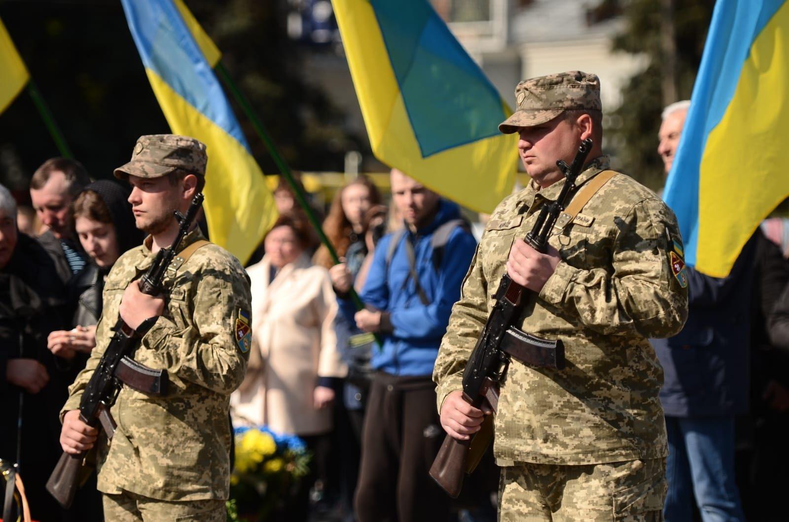 Сьогодні у Рівному попрощались з Героєм, який боронив нашу незалежність до останнього подиху&#8230;