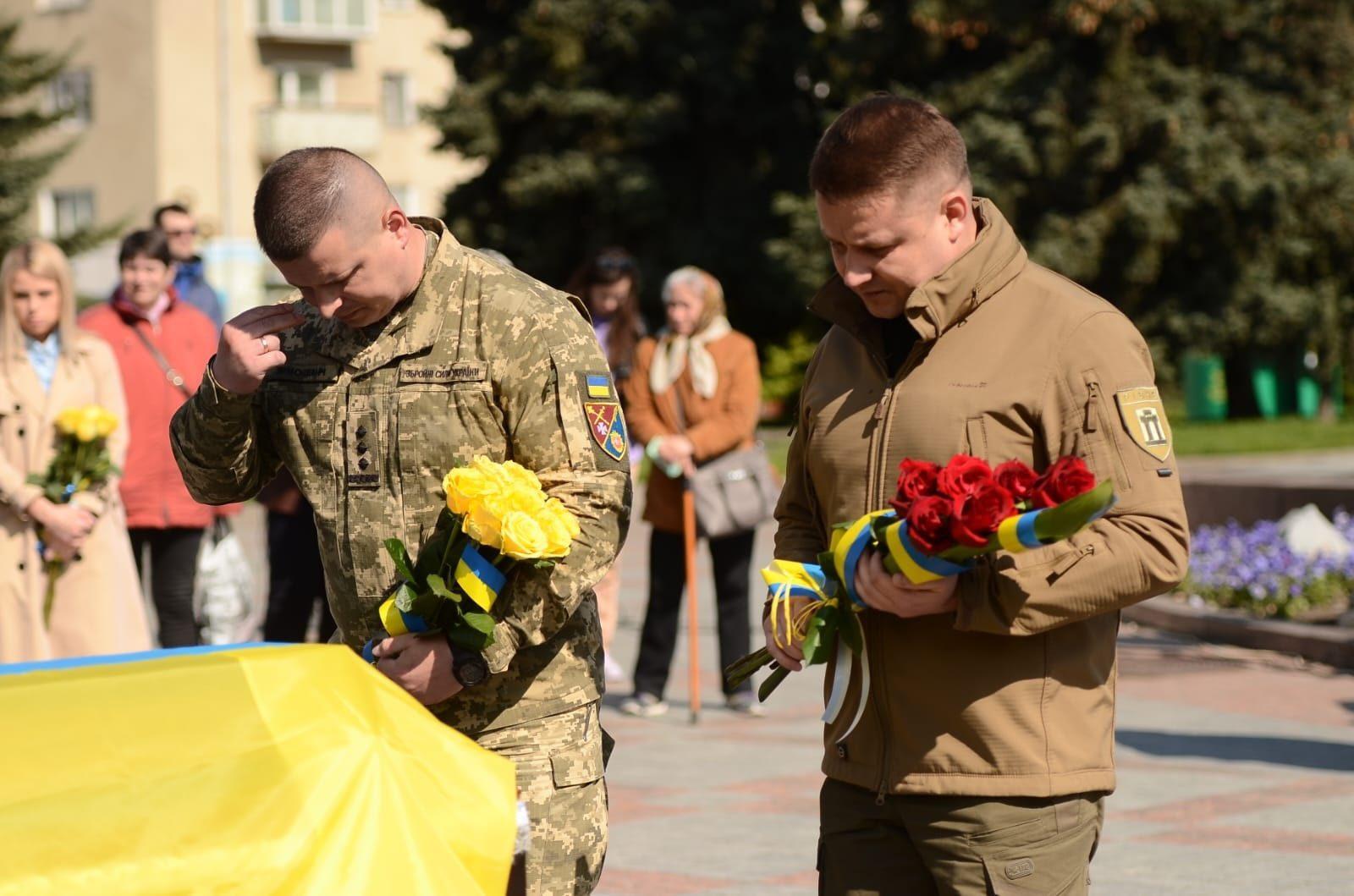 Сьогодні у Рівному попрощались з Героєм, який боронив нашу незалежність до останнього подиху&#8230;