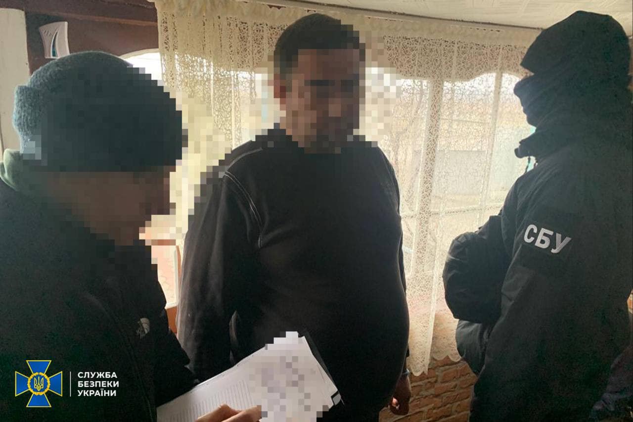 СБУ в Рівненській області викрило схему виїзду "ухилянтів" за кордон.