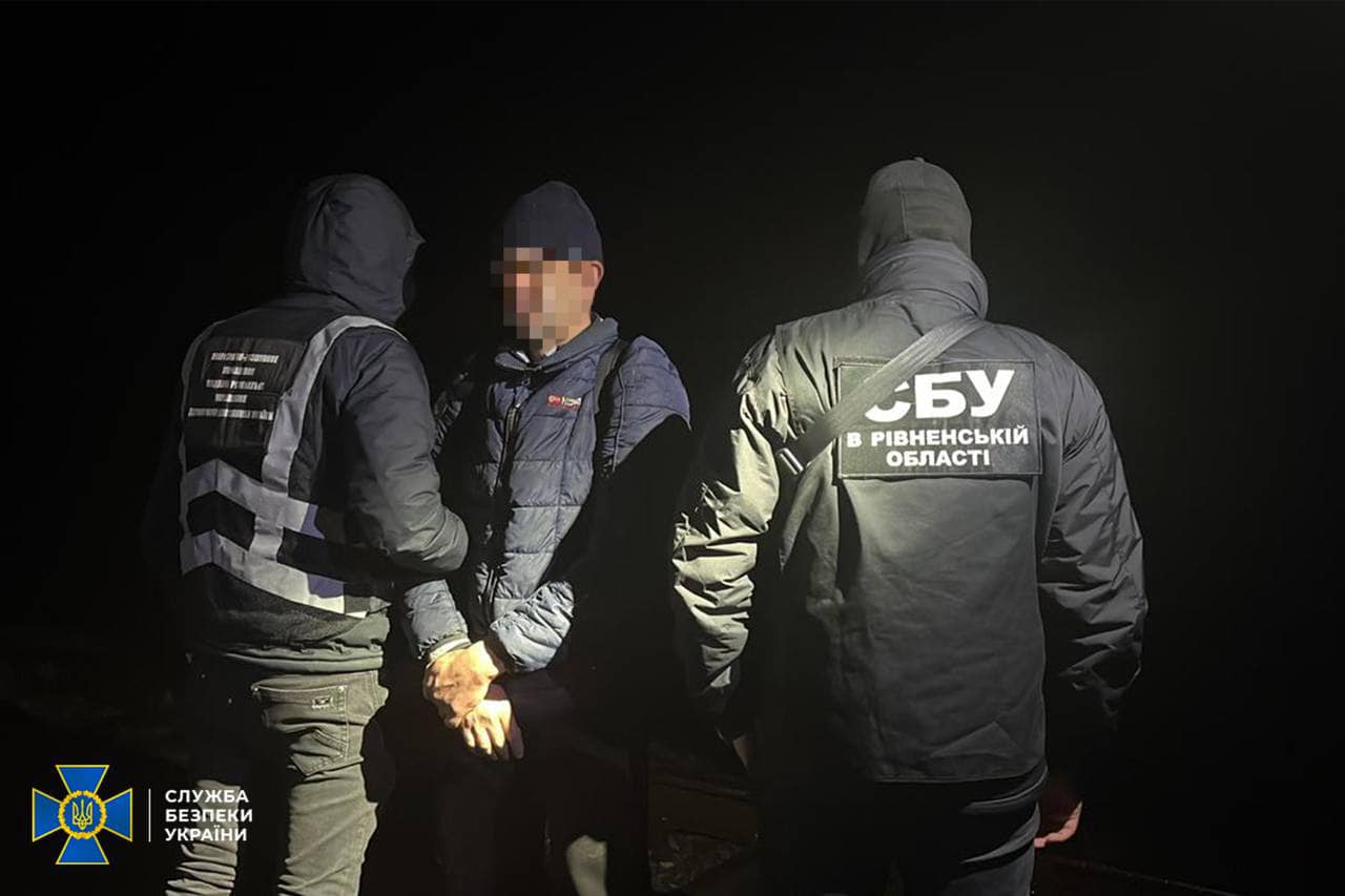 СБУ в Рівненській області викрило схему виїзду "ухилянтів" за кордон.