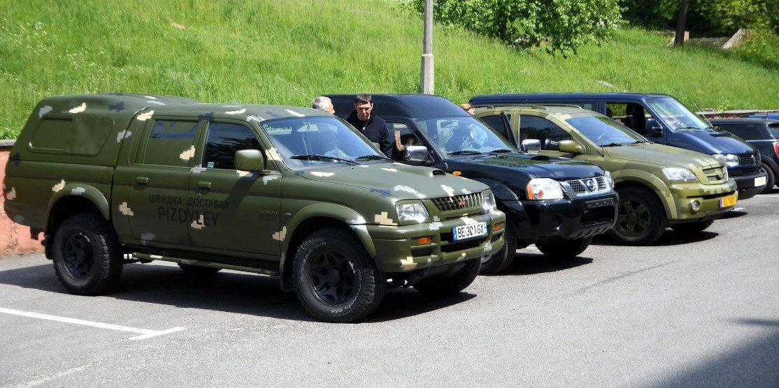 Автомобілі, пальне, деревина: Рівненщина допомагає ЗСУ