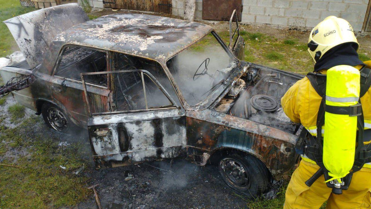 В Сарненському районі вогнеборці ДСНС ліквідували пожежу в легковому автомобілі