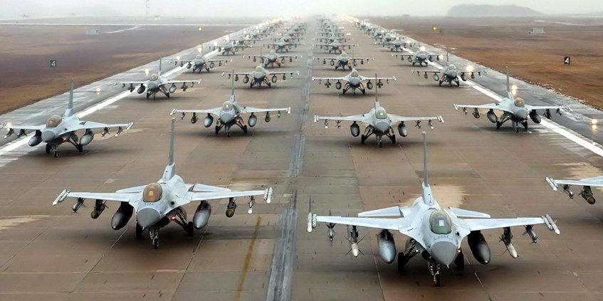 Літаки F-16.