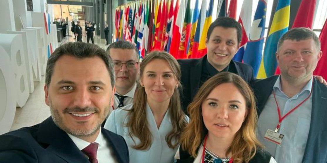 На Парламентській Асамблеї НАТО.