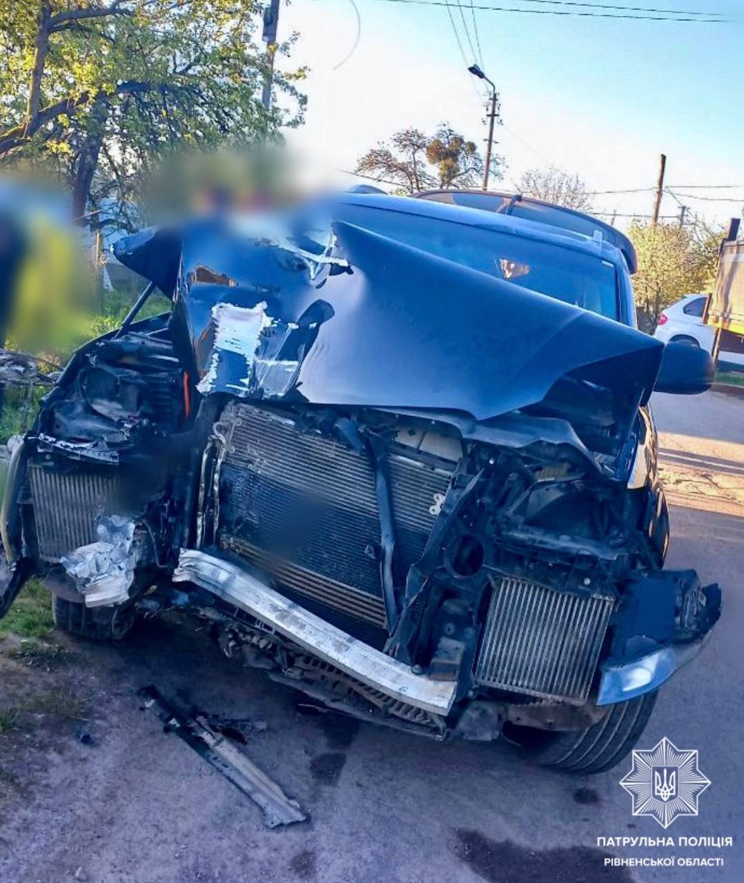 У Дубні п&#8217;яний неповнолітній водій врізався в електроопору