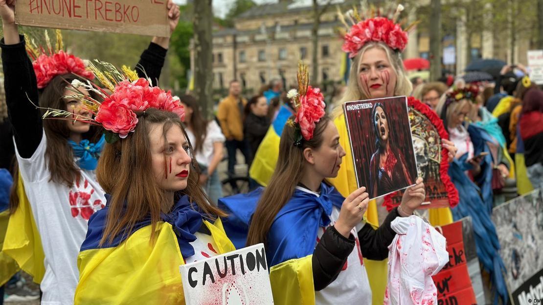 «Ганьба! Вісбаден як сцена для путіна!»