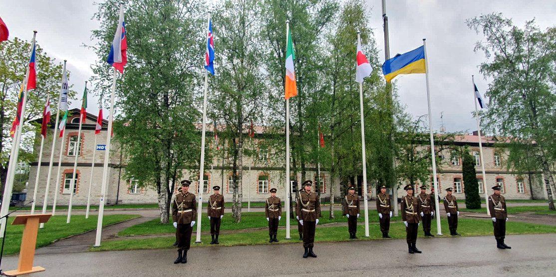 Підняття прапора.