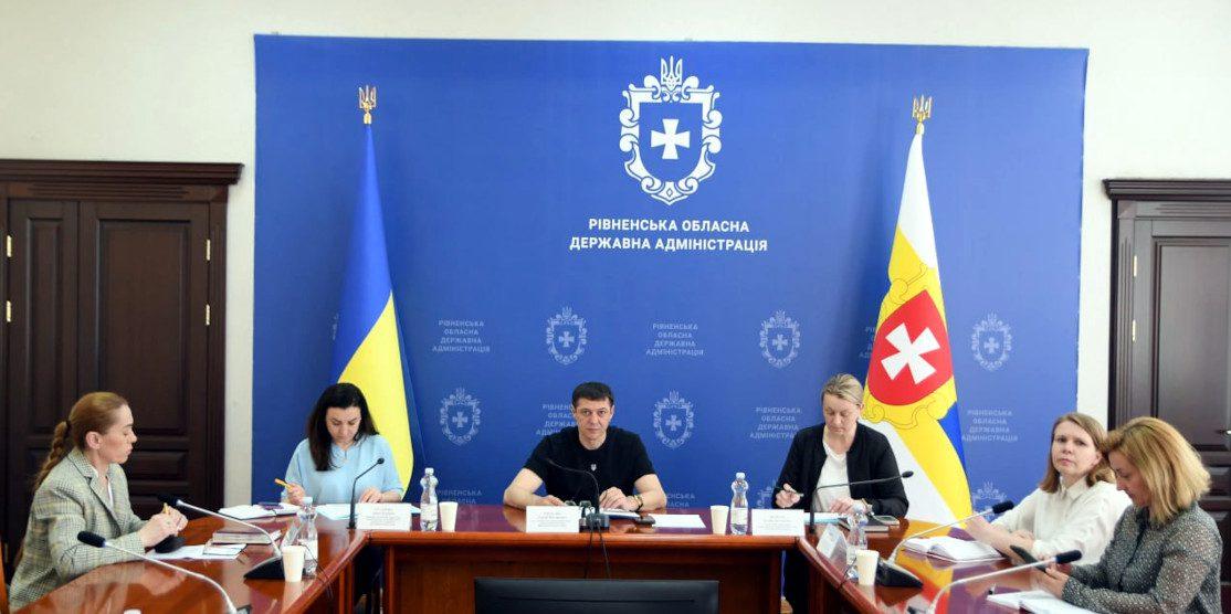 Нарада з питань працевлаштування та професійного навчання внутрішньо переміщених осіб.