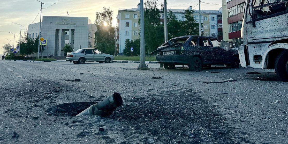 У рф заявляють про обстріли та атаки безпілотників (відео)