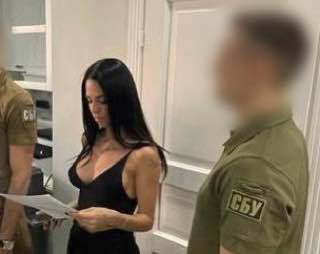 Вручення підозр блогерам.