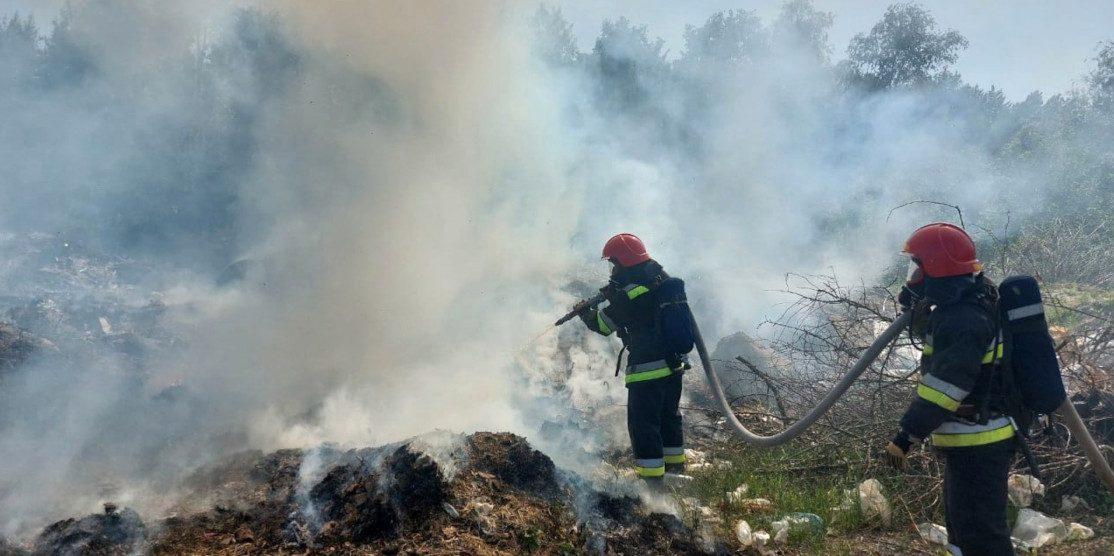 5 разів гасили суху траву та сміття