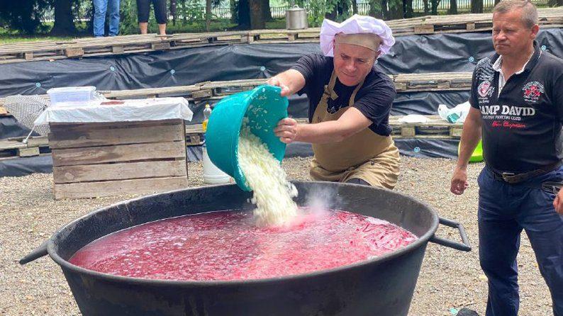 Рекордний борщ варили на Рівненщині