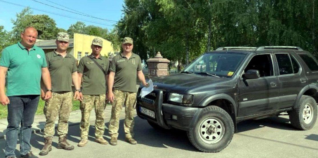З Привільного на фронт передали сьомий автомобіль